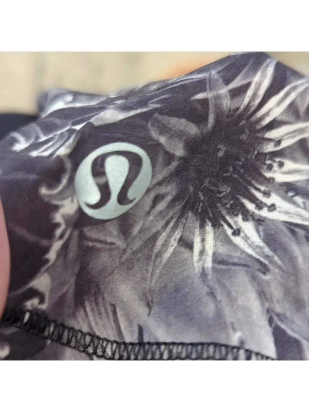 Lululemon The Runsie Flowabunga Black Angel Wing / Black